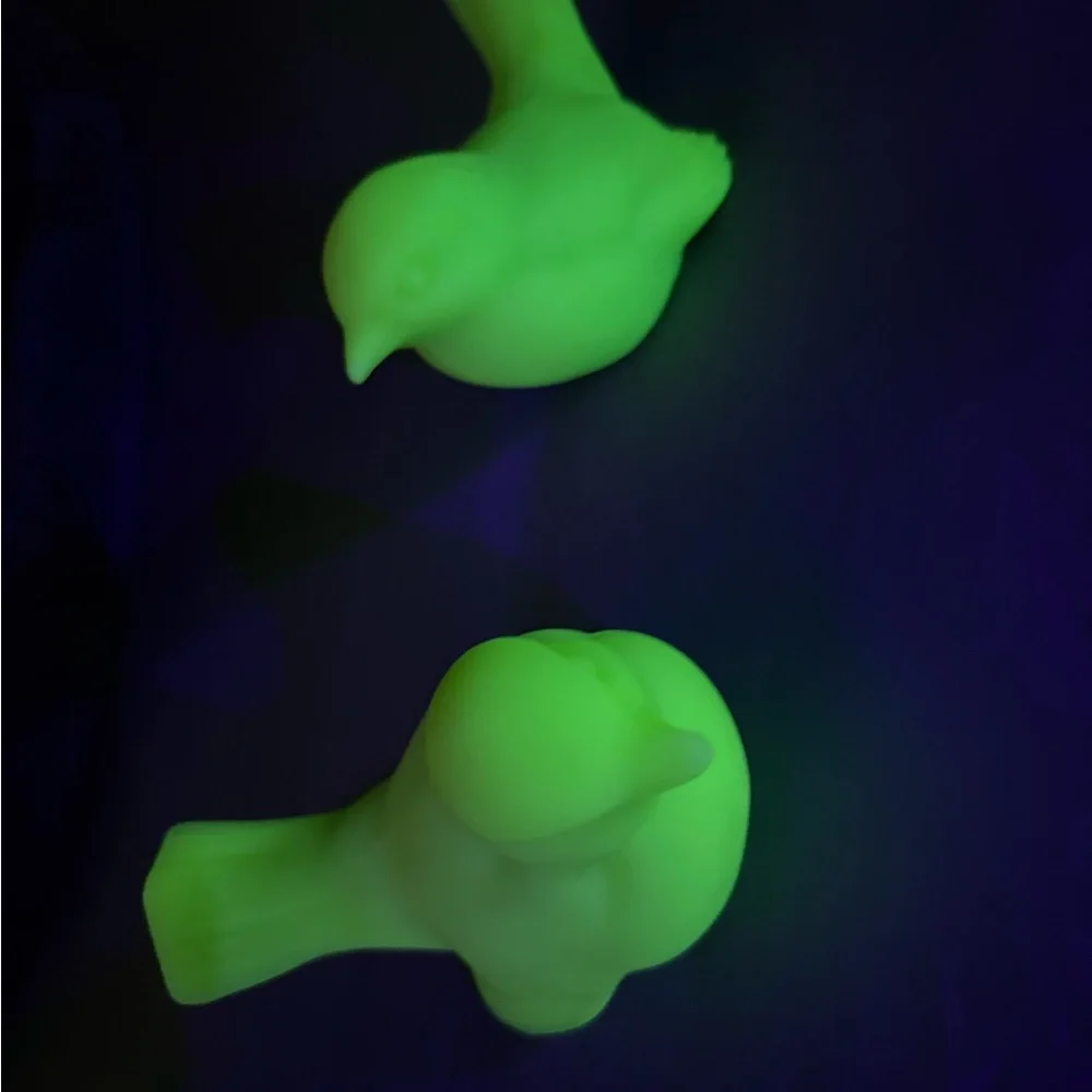 2 Green Fenton custard birds